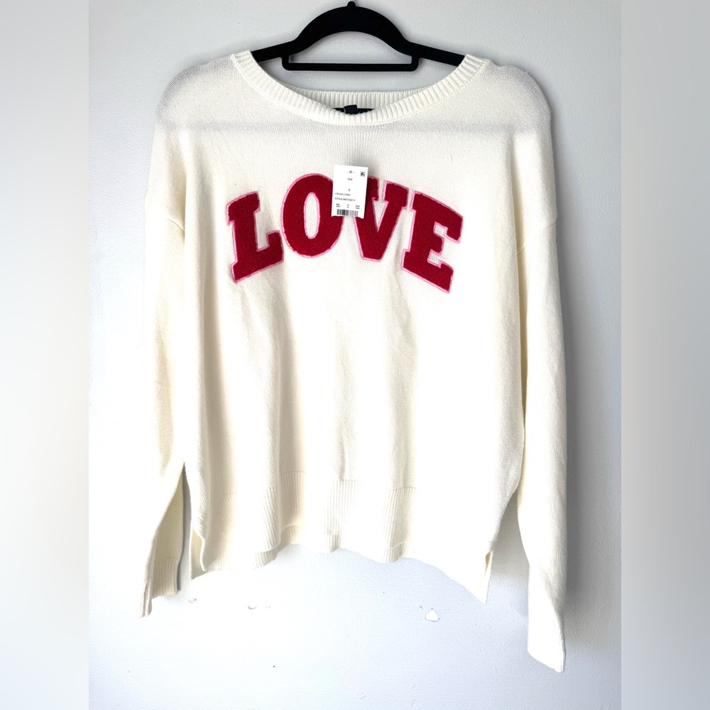 33 Degrees White Sweater with Red LOVE Design Size Small - Picture 1 of 7